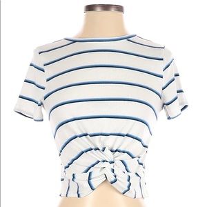 ✨ 3 items for 15% off bundle ✨ Striped crop top tshirt